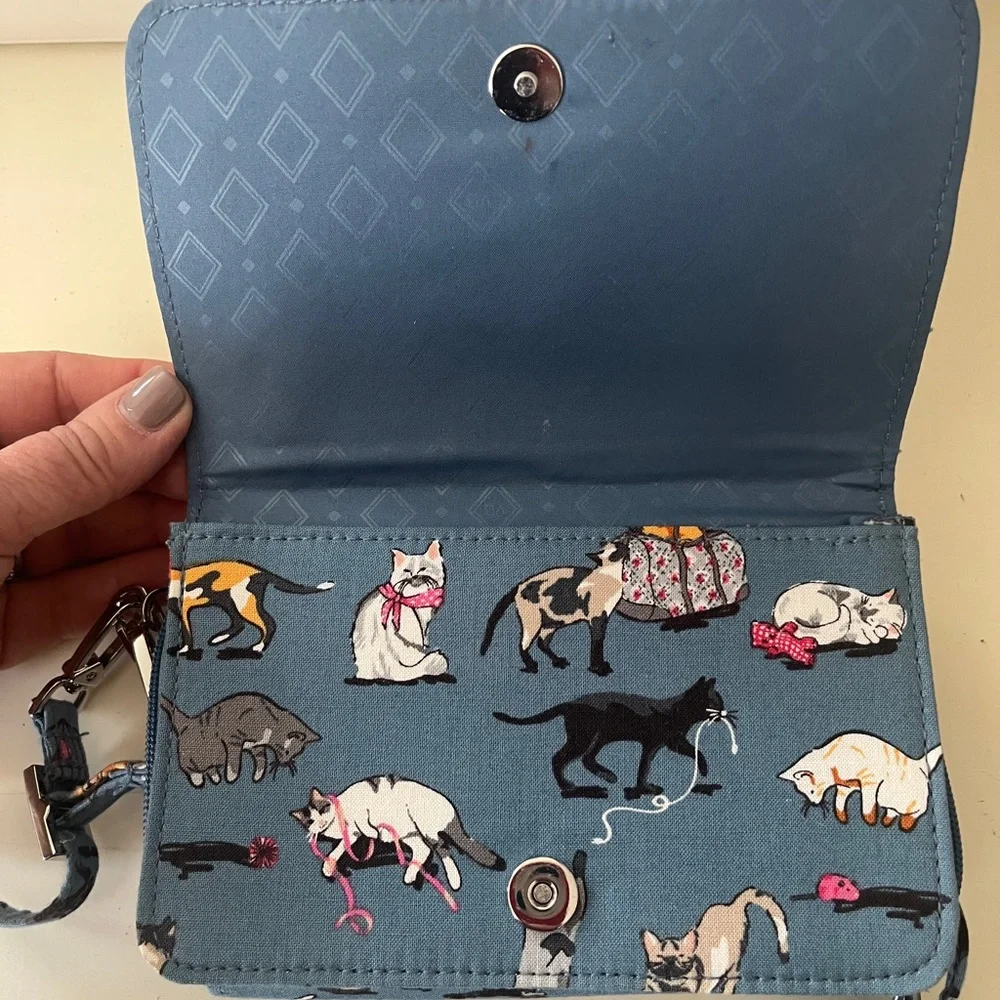 Vera Bradley Quilted Cat Design Crossbody Bag - Picture 6 of 6